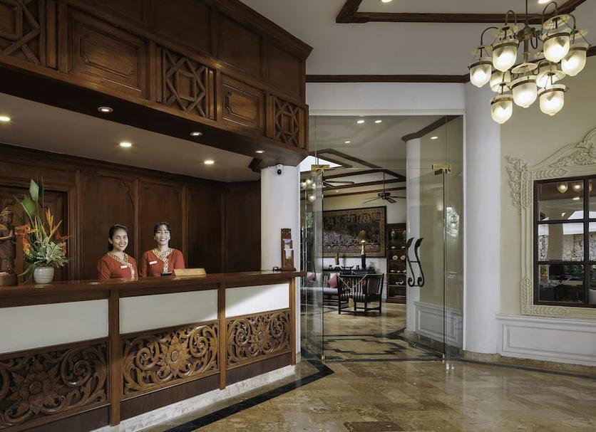 Front desk Photo