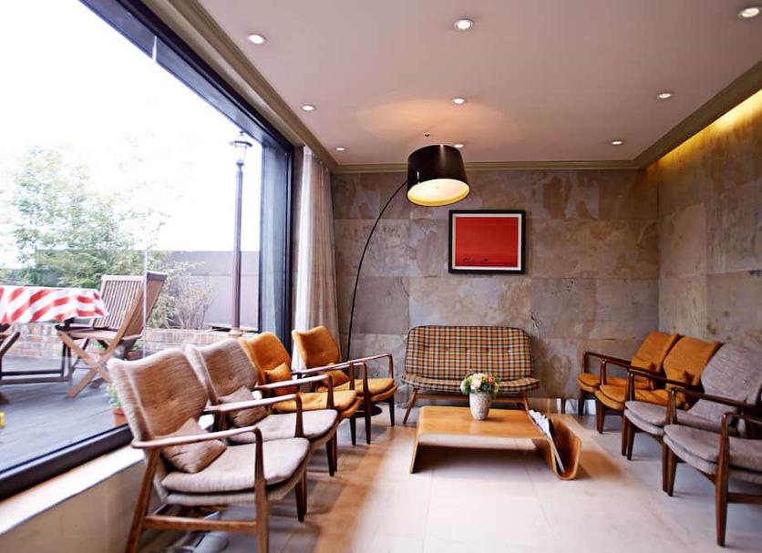 Lounge Photo