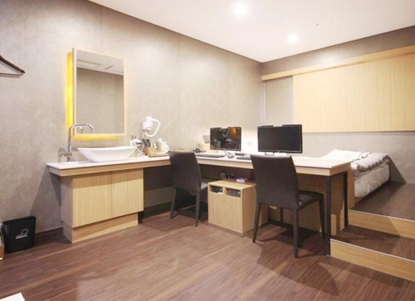 Business center Photo
