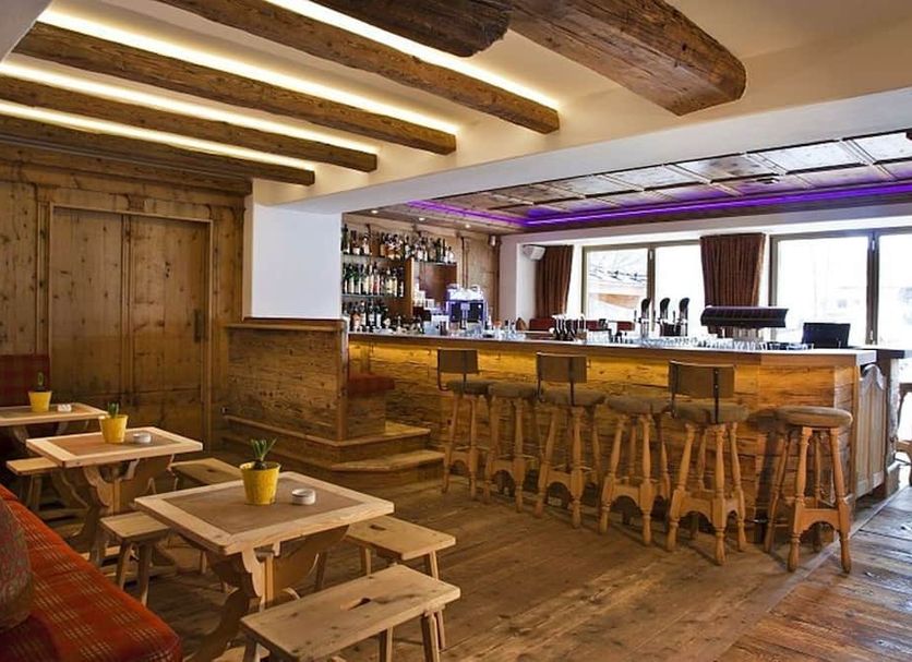 Bar Photo
