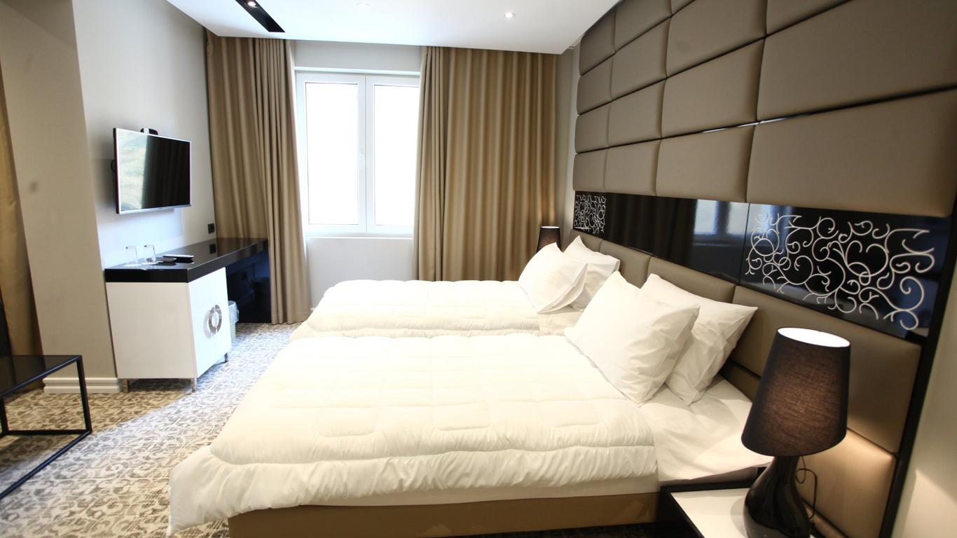 Senator Hotel