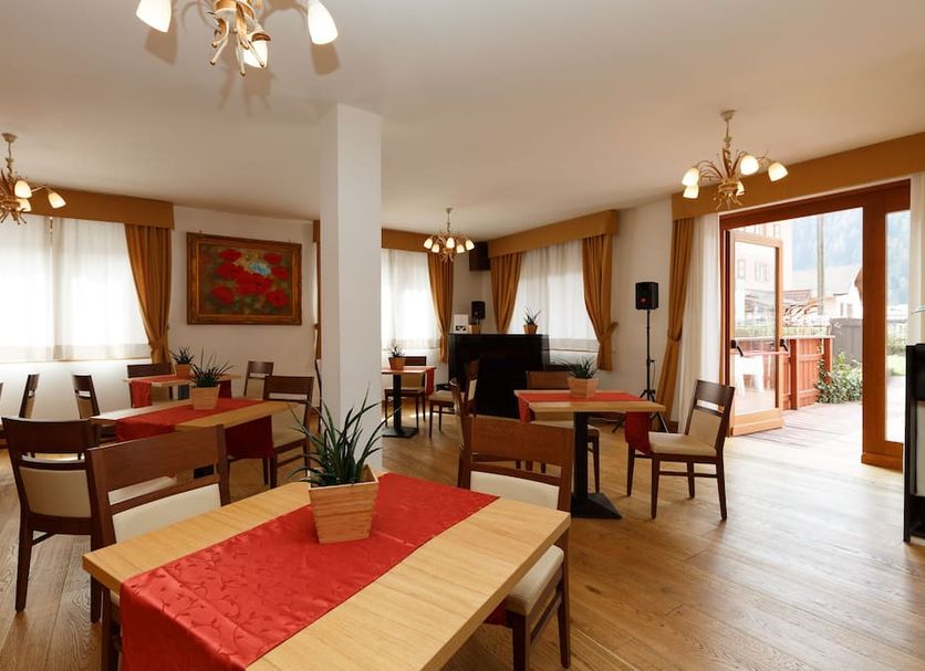 Dining room Photo