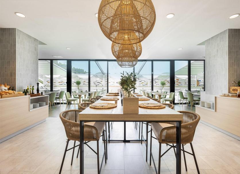 Dining room Photo