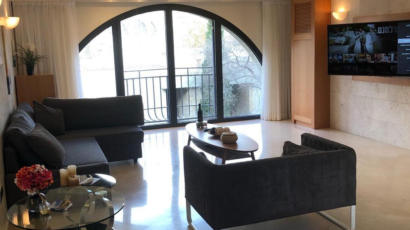 Mamilla's Penthouse