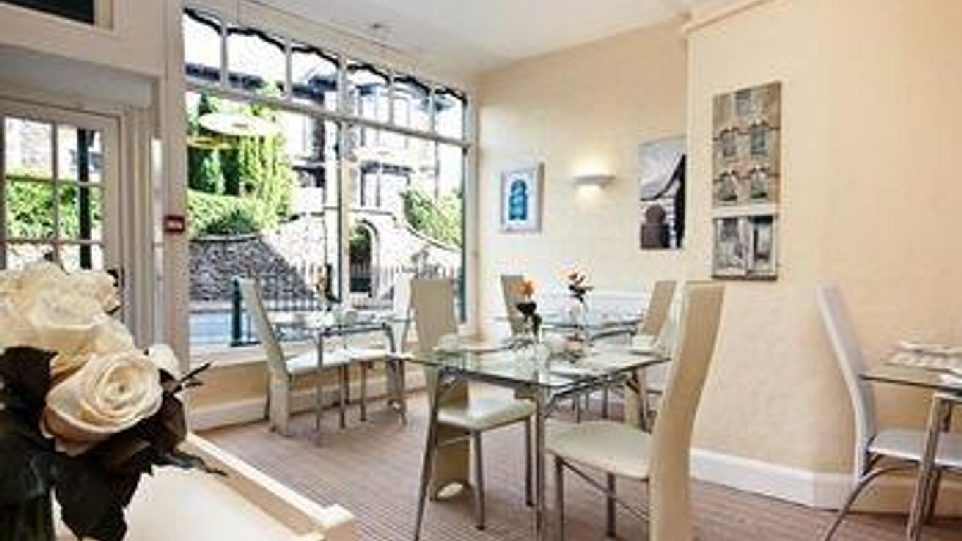 White Lodge Hotel