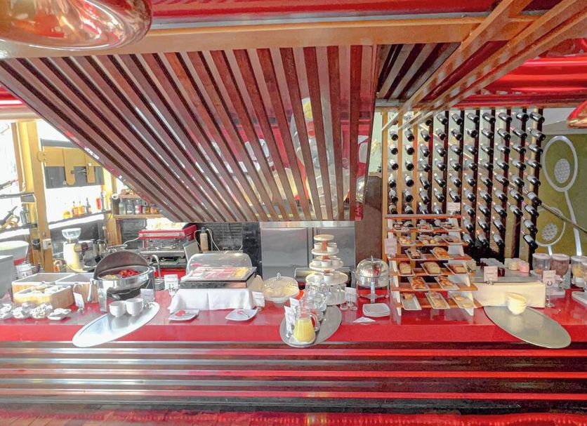 Buffet Photo