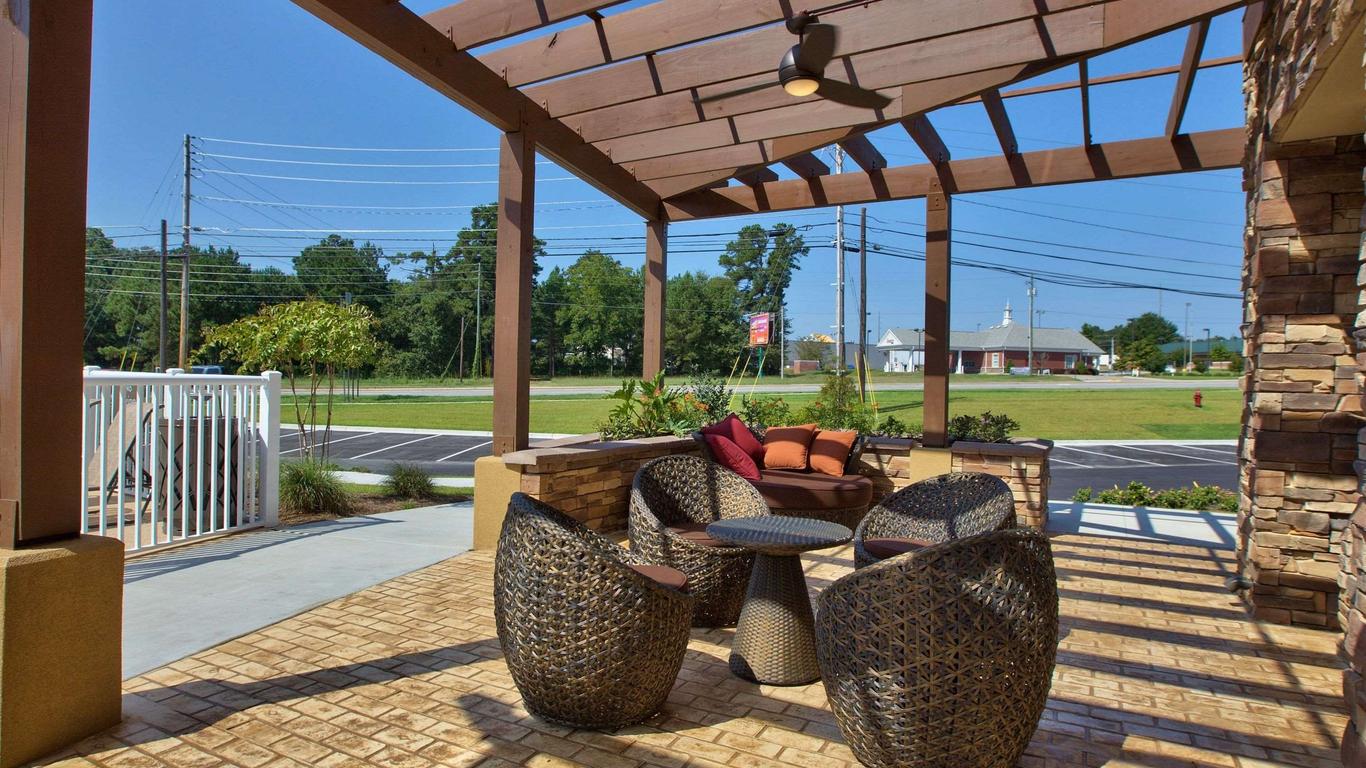 Comfort Inn & Suites Dothan East