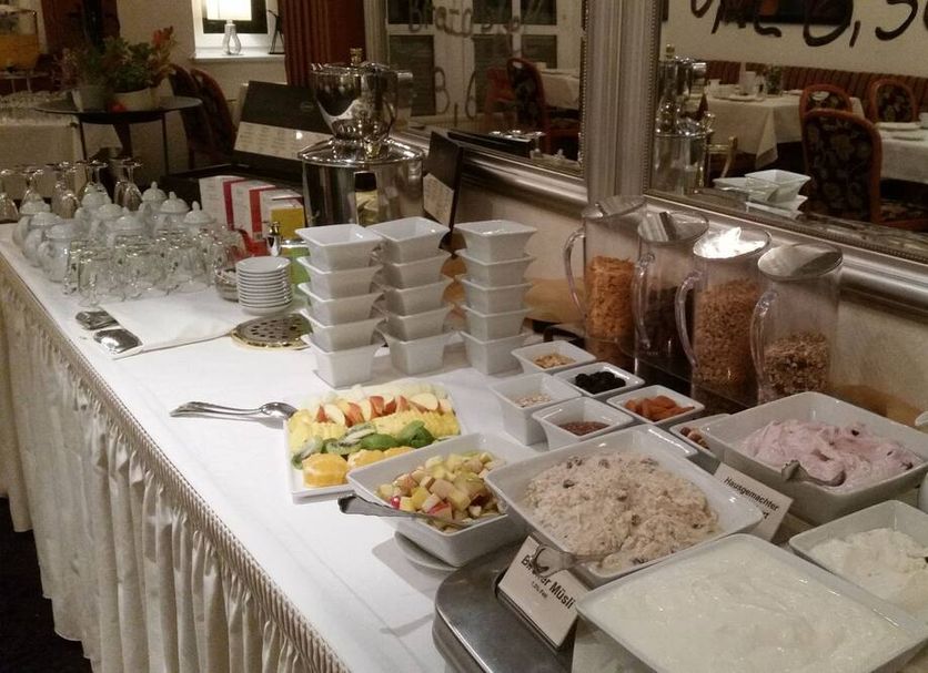 Buffet Photo
