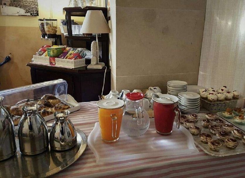Buffet Photo