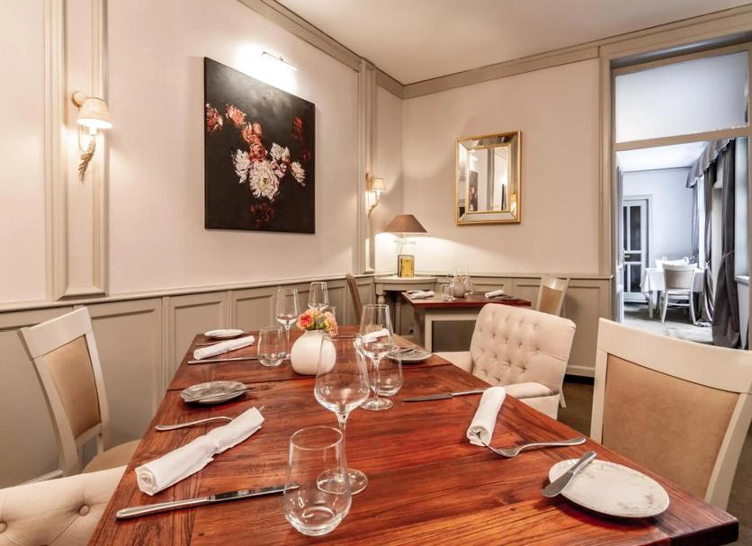 Dining room Photo