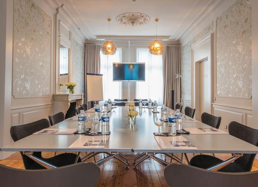 Conference room Photo