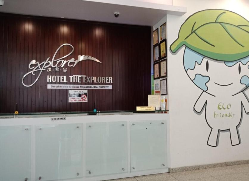 Front desk Photo