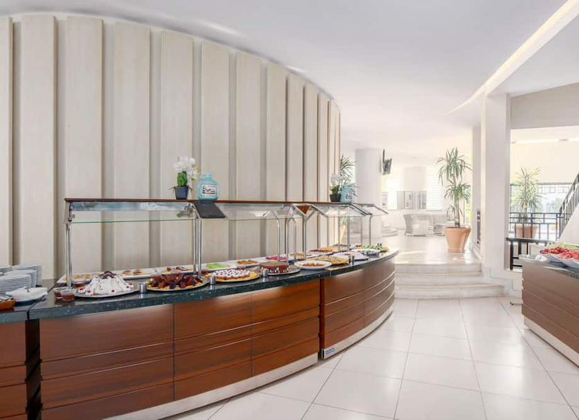 Buffet Photo