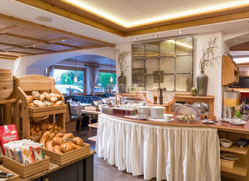 Buffet Photo