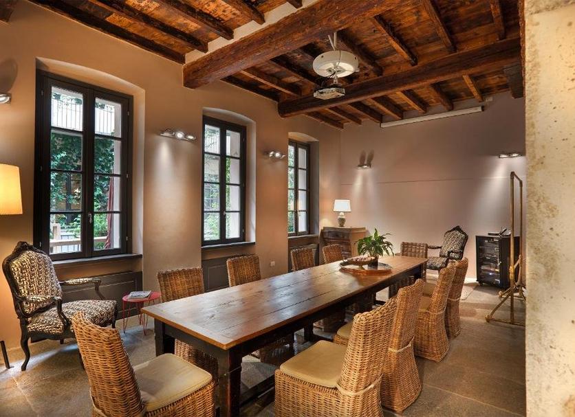 Dining room Photo