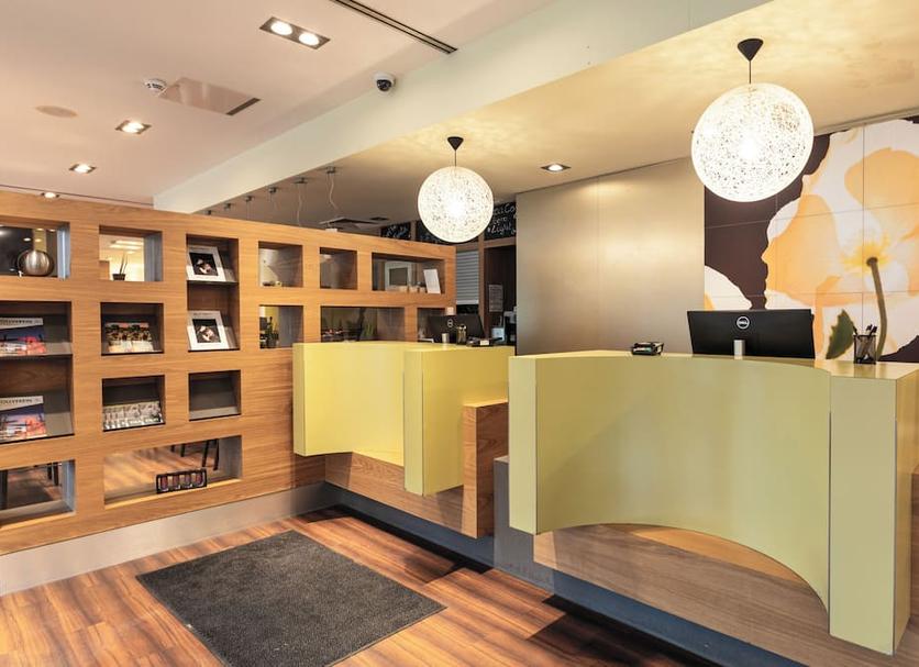 Front desk Photo