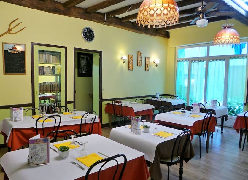 Restaurant Photo