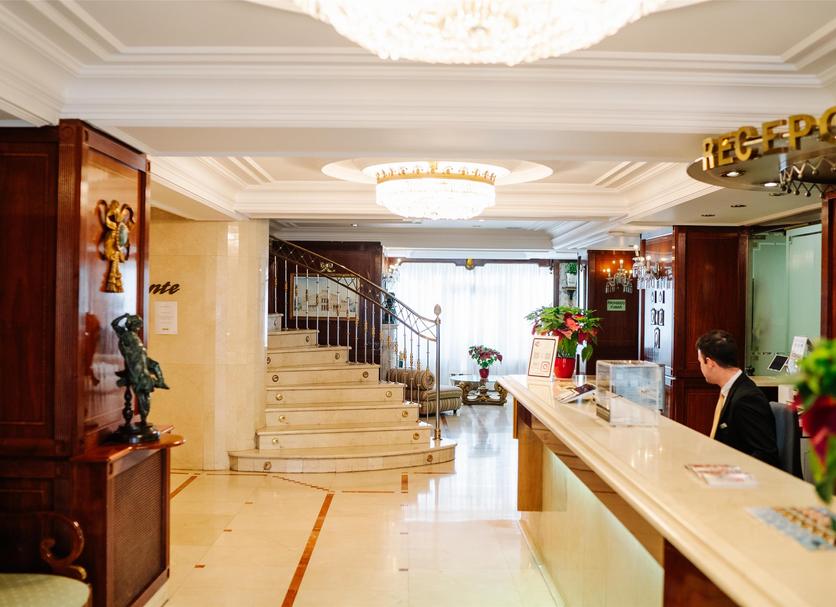 Front desk Photo