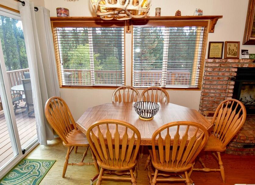 Dining room Photo