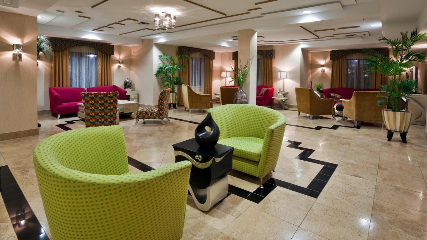 Holiday Inn Express Hotel & Suites Birmingham - Inverness, An IHG Hotel