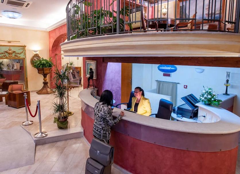 Front desk Photo