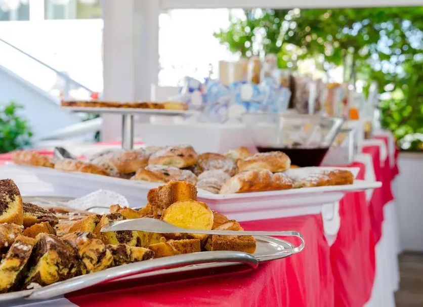 Buffet Photo