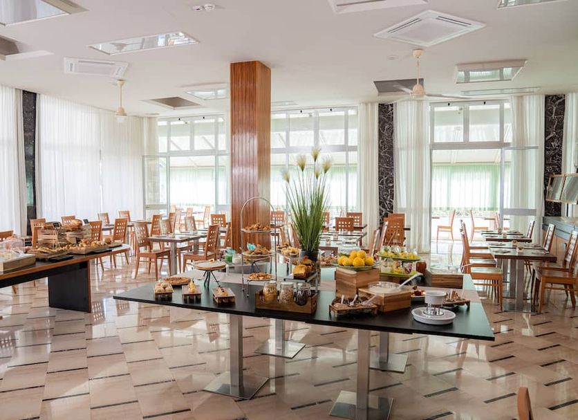 Buffet Photo