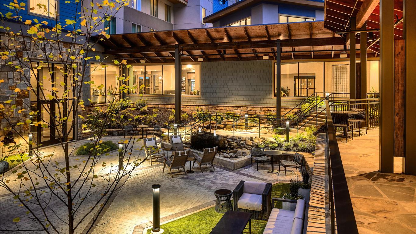 Embassy Suites by Hilton Gatlinburg Resort