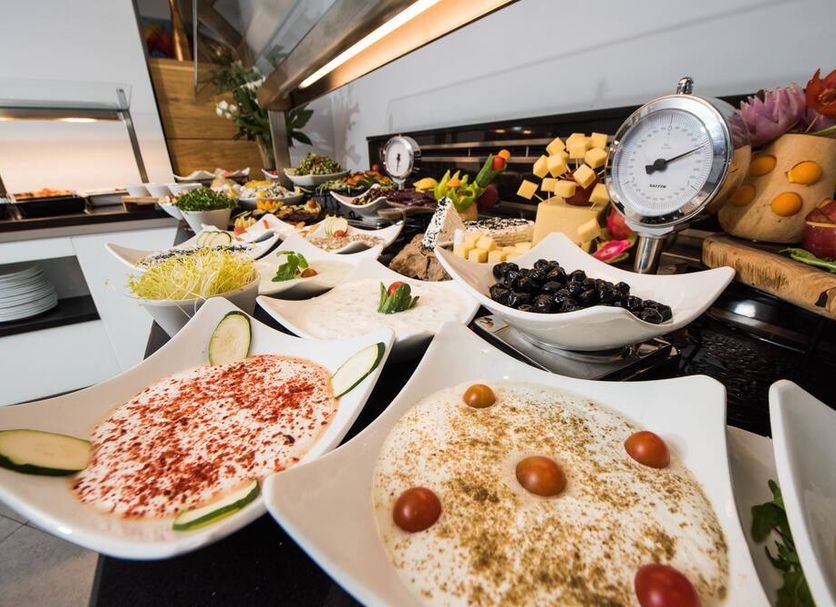 Buffet Photo