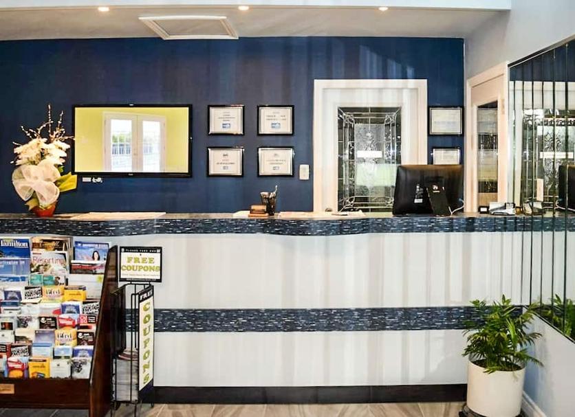 Front desk Photo