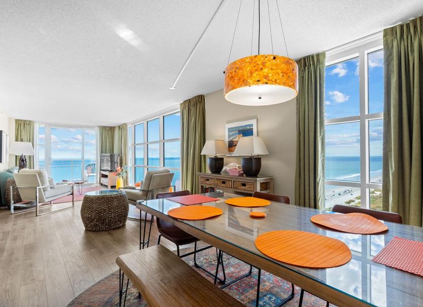 Dining room Photo