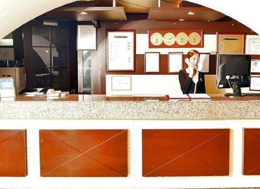 Front desk Photo