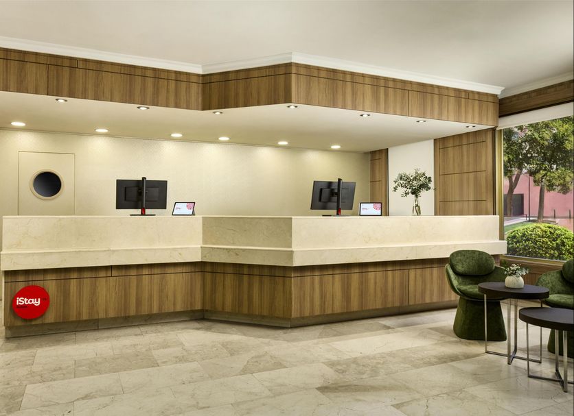 Front desk Photo
