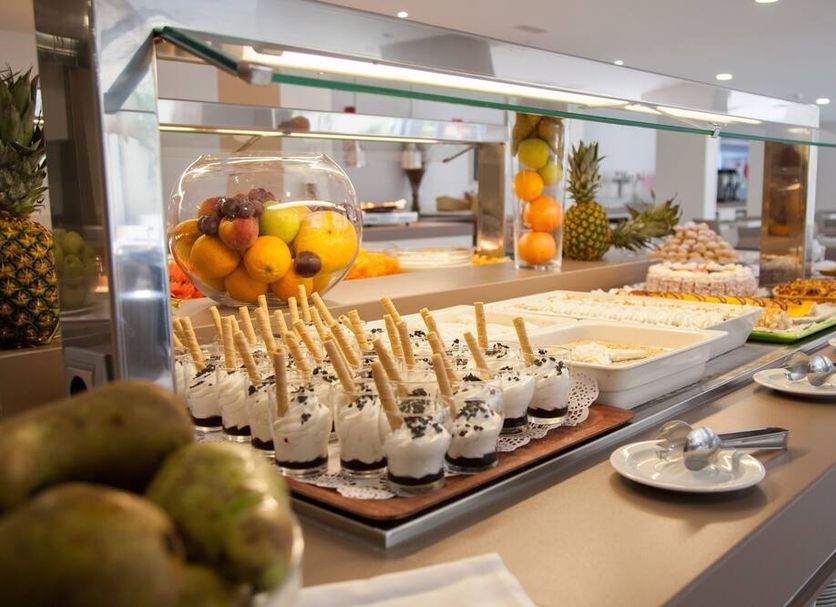 Buffet Photo