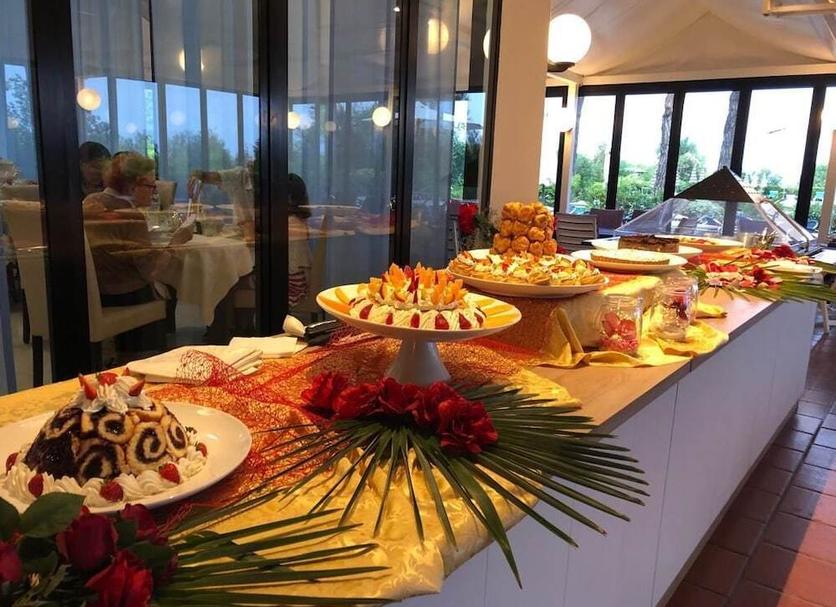 Buffet Photo
