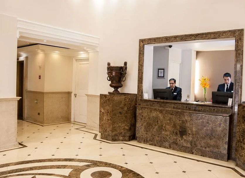 Front desk Photo