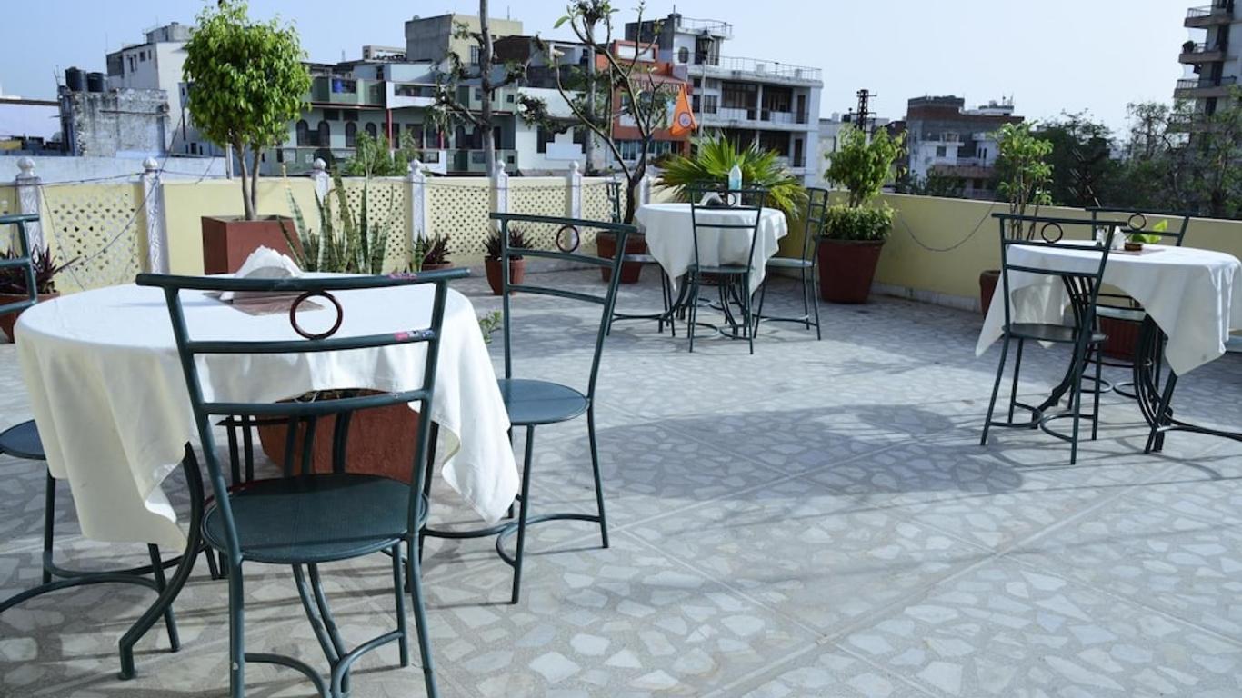 Hotel Bani Park Palace