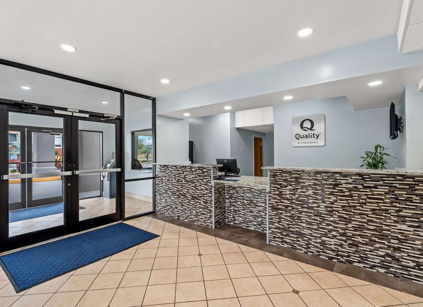 Front desk Photo