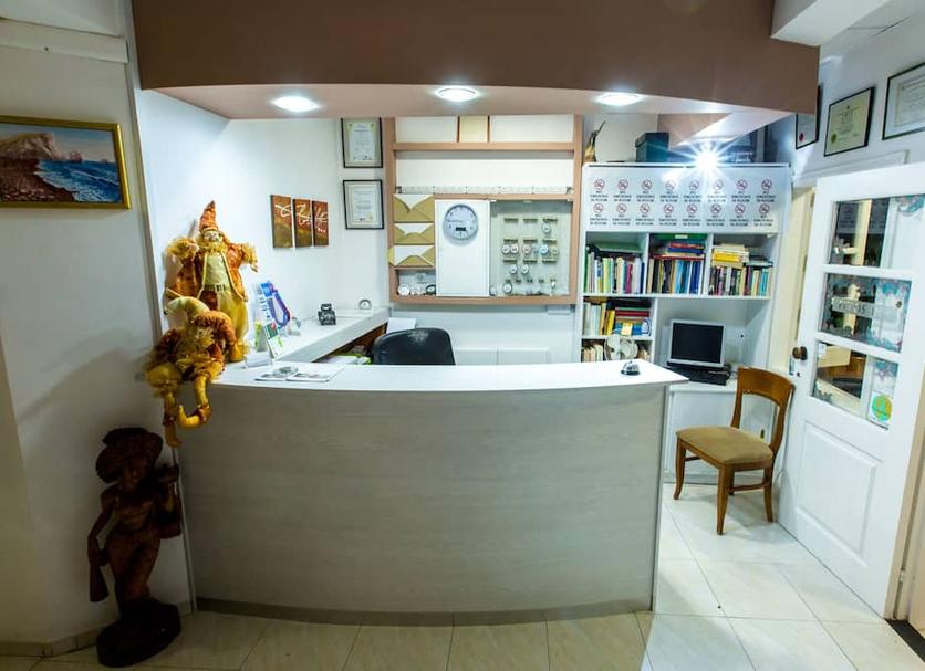 Front desk Photo