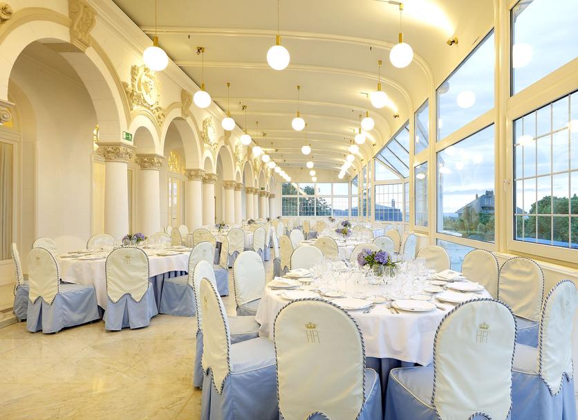 Banquet hall Photo