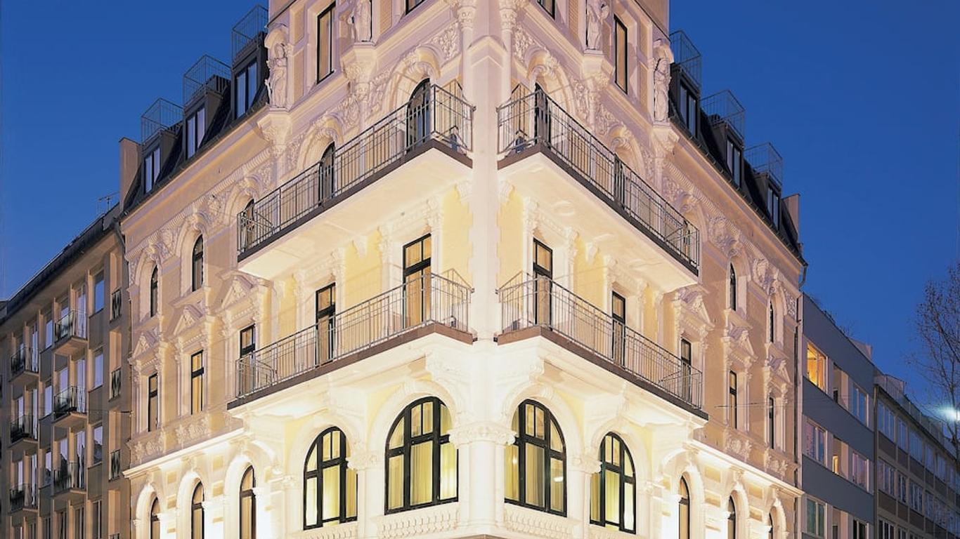 Devin Art Hotel
