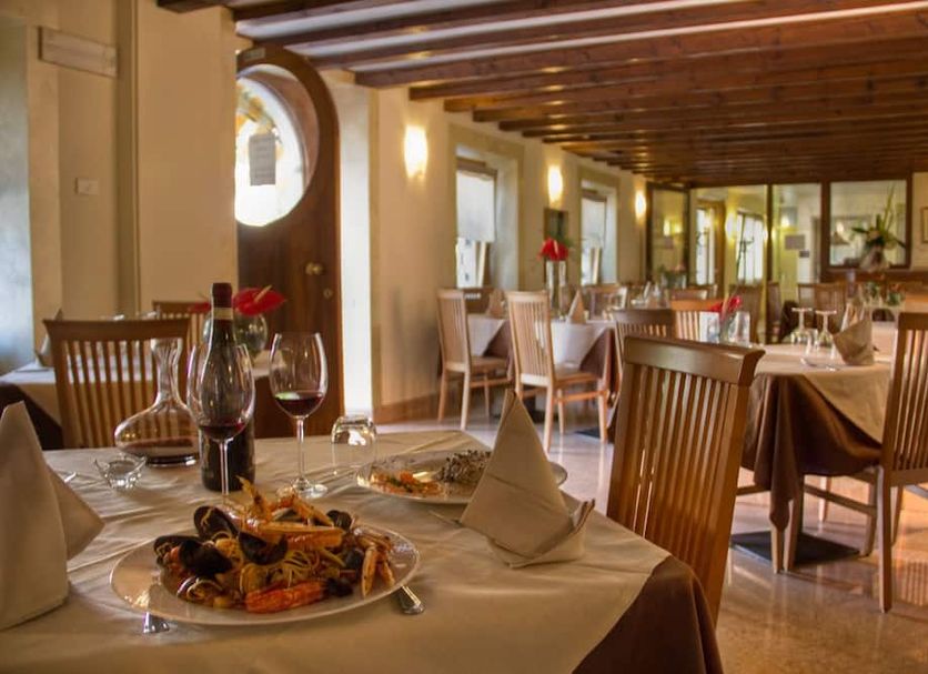 Restaurant Photo