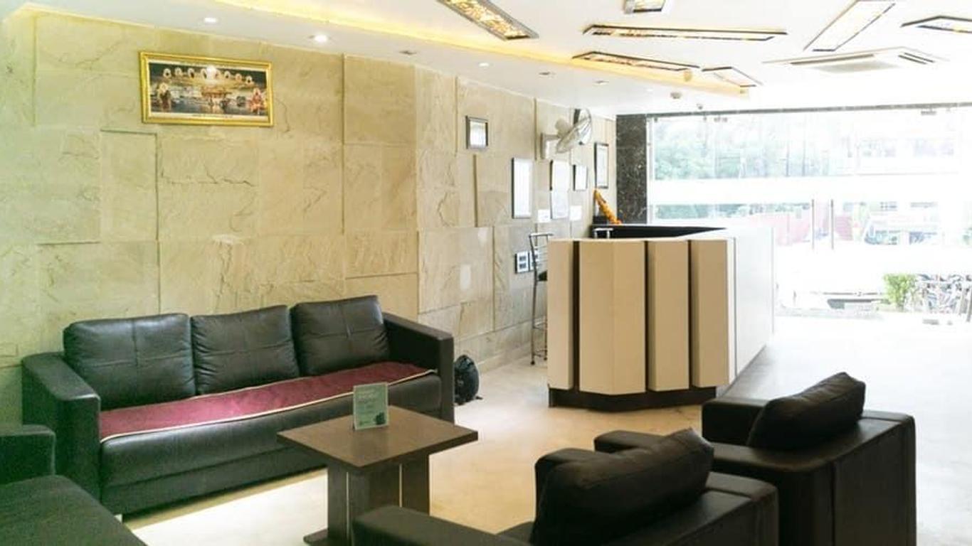 Hotel Maniram Palace