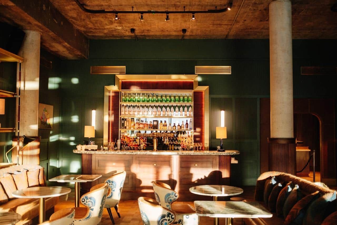Bar