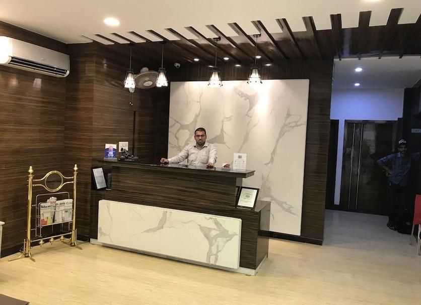 Front desk Photo