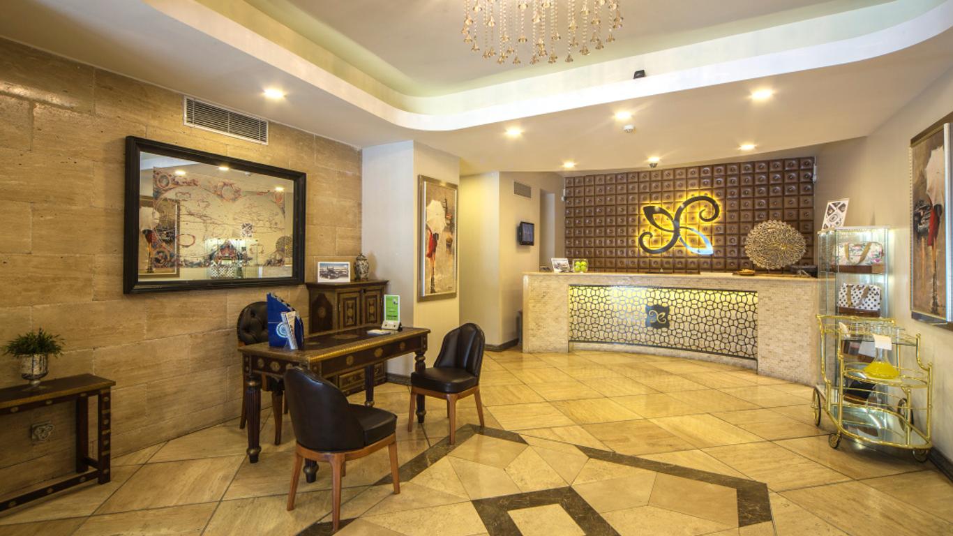 Ayna Hotel