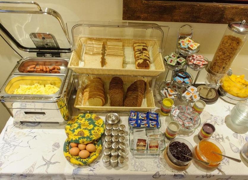 Buffet Photo