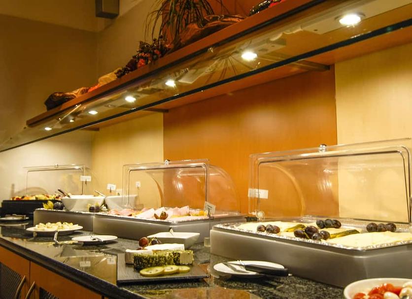 Buffet Photo