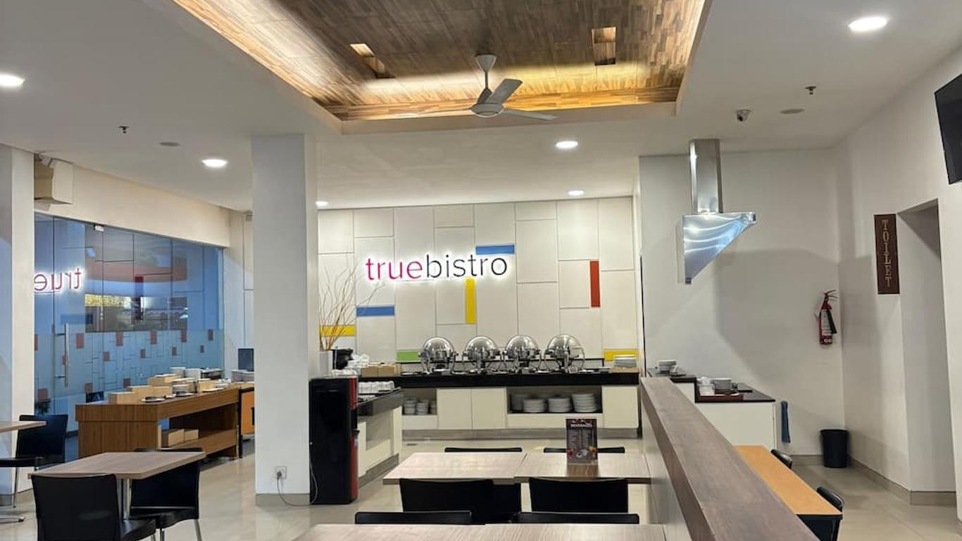 Alltrue Lite Hotel Nagoya Hill Batam