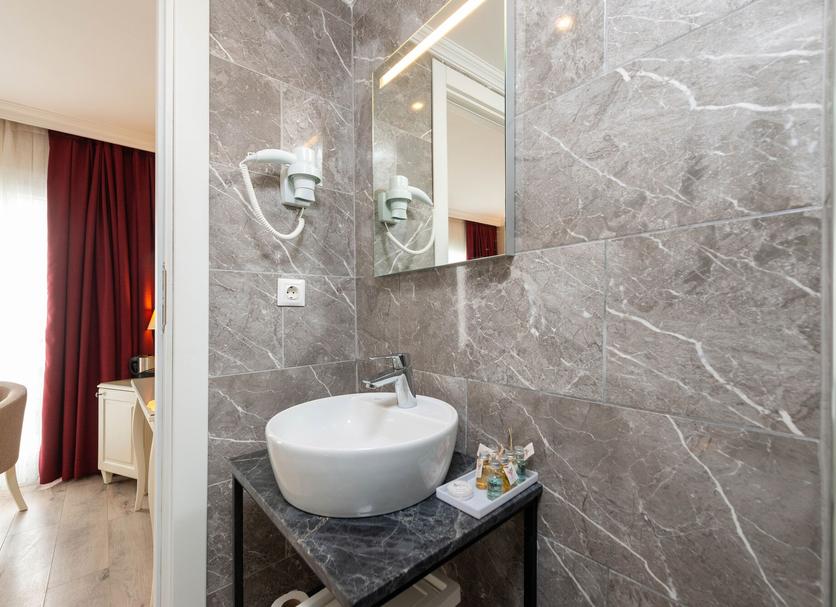 Bathroom Photo
